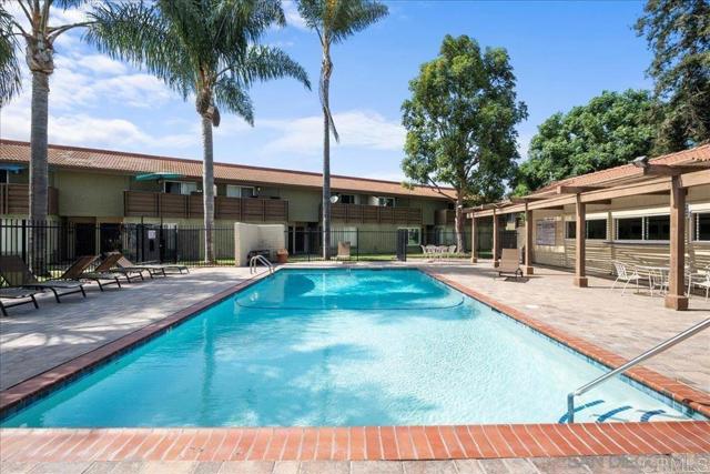 Detail Gallery Image 11 of 12 For 615 Fredricks Ave. #113,  Oceanside,  CA 92058 - 2 Beds | 2 Baths