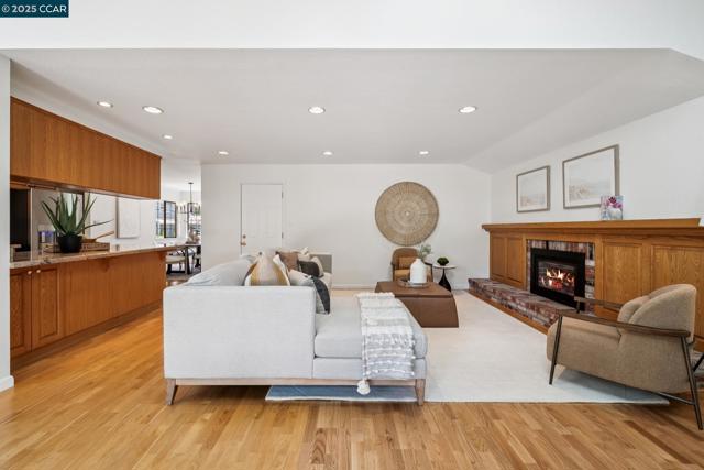 728 San Bruno Ct, Concord CA: https://media.crmls.org/mediaz/0cfd7a29-911e-4ccc-a66e-6ac313536540.jpg