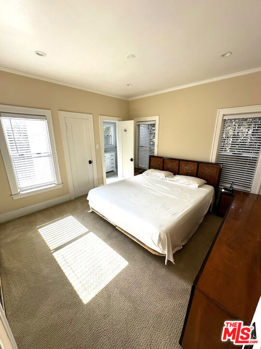 10736 Ashton Avenue, Los Angeles CA: https://media.crmls.org/mediaz/0cfdaa79-4126-4ef7-843e-616b8e1a79ac.jpg