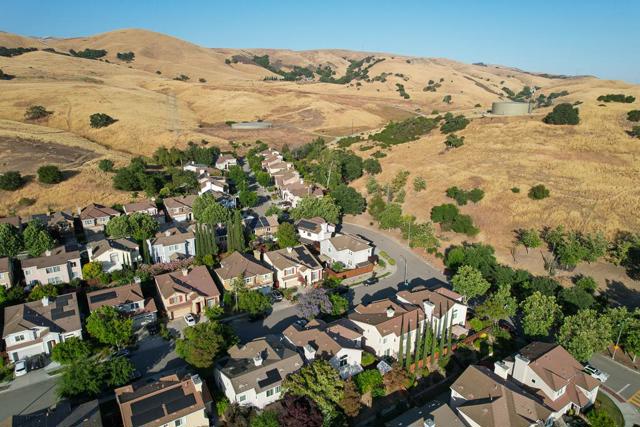 6751 Positano Lane, San Jose CA: https://media.crmls.org/mediaz/0cfddbc4-1b08-434d-9220-127f12bc4219.jpg