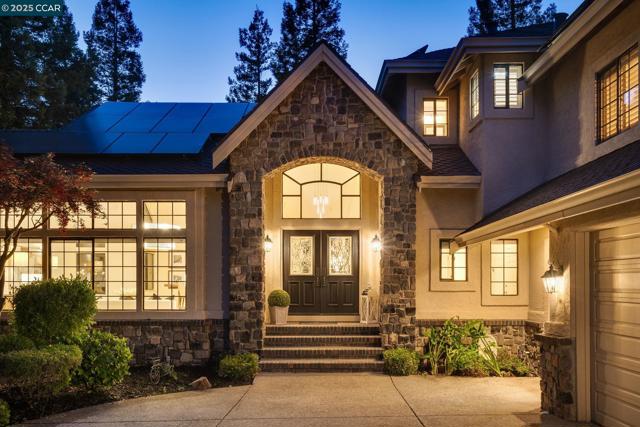3363 Deer Hollow Drive, Danville CA: https://media.crmls.org/mediaz/0cfe1ea8-c6a6-4219-9002-2f88edb82e53.jpg