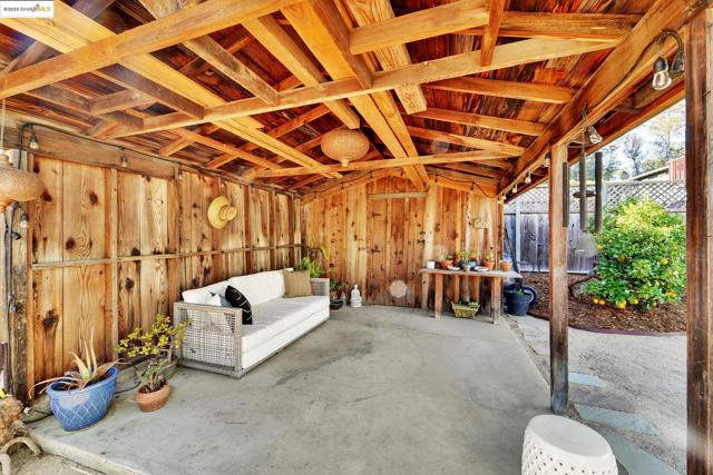 725 Trevethan Ave, Santa Cruz CA: https://media.crmls.org/mediaz/0cfe55a5-71fc-4660-92b4-0c52e3aefb37.jpg