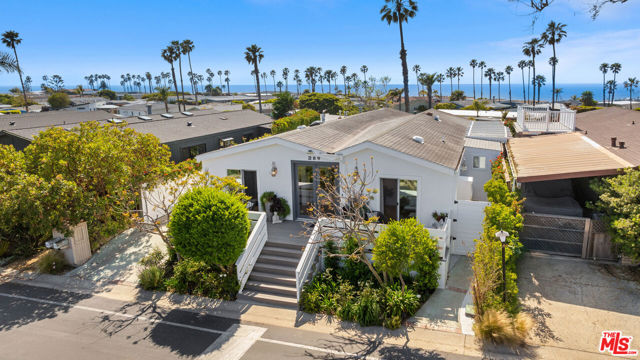 29500 Heathercliff Road, Malibu CA: https://media.crmls.org/mediaz/0cfe85d9-af14-4f2e-9956-1c8800d31f28.jpg
