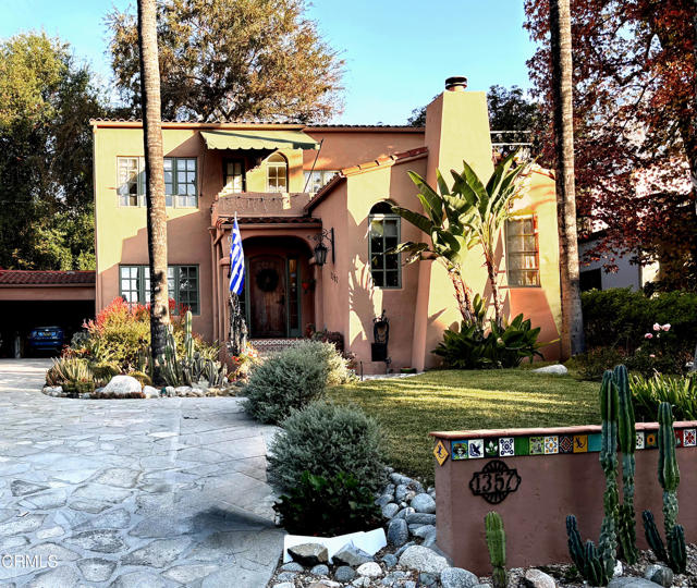 1357 El Corto Drive, Altadena CA: https://media.crmls.org/mediaz/0cfea1d2-e225-4829-a655-6d1d6eef018e.jpg