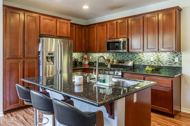 Detail Gallery Image 11 of 31 For 8228 Silver Cir, Ventura,  CA 93004 - 3 Beds | 2/1 Baths