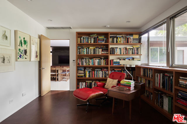 3970 Archdale Road, Encino CA: https://media.crmls.org/mediaz/0cff1a22-45aa-4aed-aa83-615dd81fb87d.jpg