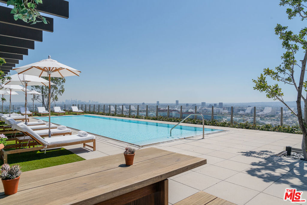 9040 W Sunset Boulevard #1001