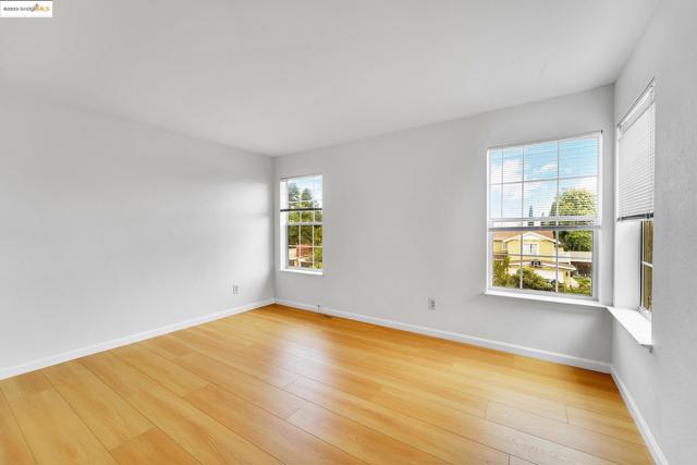 1764 Primrose Ln, Pinole CA: https://media.crmls.org/mediaz/0cff6f68-afec-4792-a6a0-74cb0a5f37b2.jpg