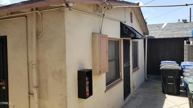 505 S Rowan Avenue, Los Angeles CA: https://media.crmls.org/mediaz/0d016df6-b3cb-4566-b465-35e31b6f51a1.jpg