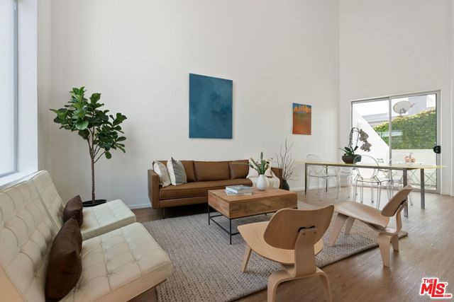 1244 14th Street, Santa Monica CA: https://media.crmls.org/mediaz/0d01c73f-75a8-4bf0-9b78-10808022f897.jpg