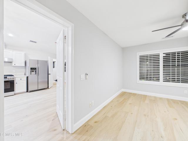 29650 Kimberly Drive, Agoura Hills CA: https://media.crmls.org/mediaz/0d01f9ba-7449-4de5-9f4e-b8a750ca8cc8.jpg