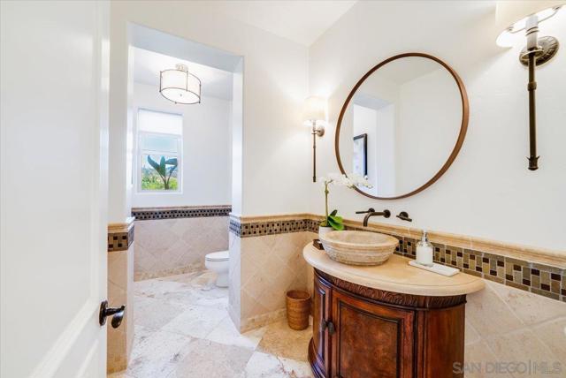 15397 Rock Creek Ln, El Cajon CA: https://media.crmls.org/mediaz/0d0212c7-4dd0-4bc2-a1a4-d455fd98e95e.jpg