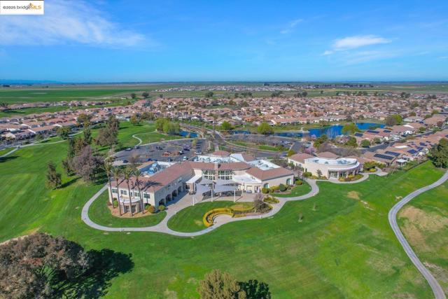 517 Marianna PL, Rio Vista CA: https://media.crmls.org/mediaz/0d02460f-587b-4de4-a2bb-c4ddb8a7ecb9.jpg
