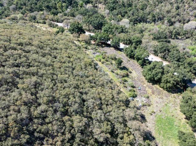 44175 Carmel Valley, Greenfield CA: https://media.crmls.org/mediaz/0d045a9f-aae6-4e54-9c50-3eb1eee4b568.jpg
