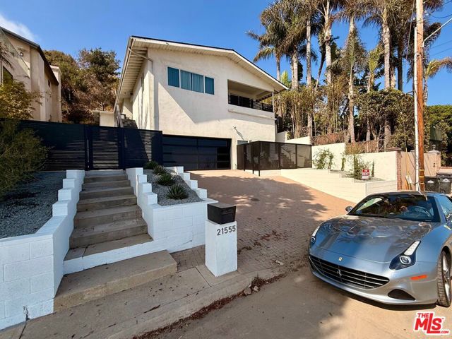 21555 Pacific Coast Highway, Malibu CA: https://media.crmls.org/mediaz/0d04bb93-a61b-486e-8a1f-6000dc3f1c2f.jpg
