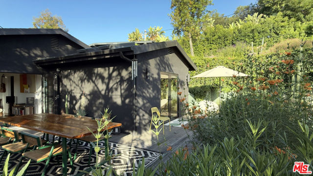 1407 Randall Court, Los Angeles CA: https://media.crmls.org/mediaz/0d04cae4-5c0a-4dc1-9839-3d9c1612978e.jpg