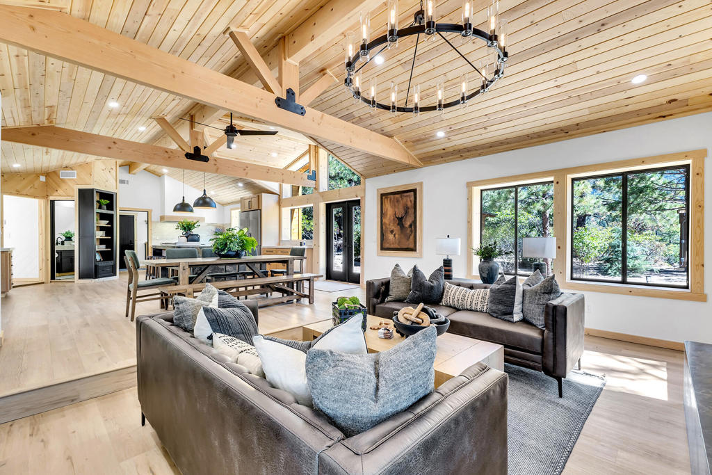 https://media.crmls.org/mediaz/0d04dfcc-0df0-4932-b276-d36d2d16cdd3.jpg?preset=X-Large