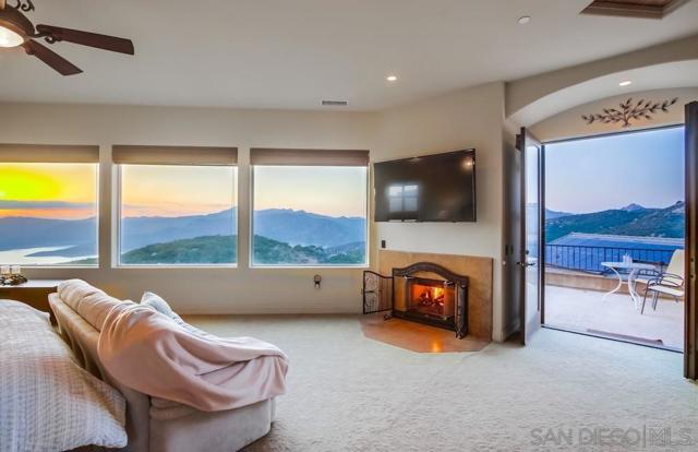 13037 Yerba Valley Way, Lakeside CA: https://media.crmls.org/mediaz/0d04f781-3d67-4072-8332-203778962095.jpg