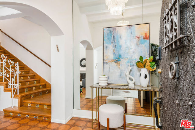 119 S Highland Avenue, Los Angeles CA: https://media.crmls.org/mediaz/0d0511e1-bfa8-42bf-ad5d-ad88e3dd858f.jpg