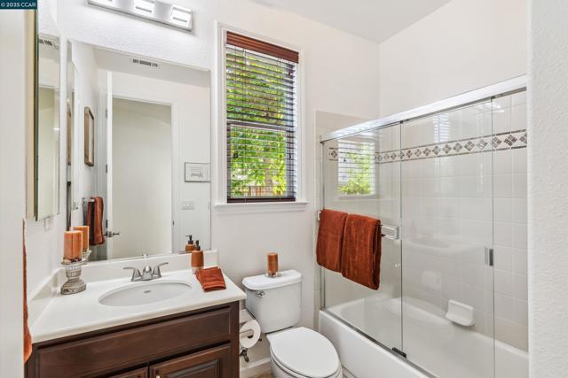1840 Tanglewood Ln, Brentwood CA: https://media.crmls.org/mediaz/0d051e2f-1c92-4dbd-bbfd-64900e5f6c25.jpg