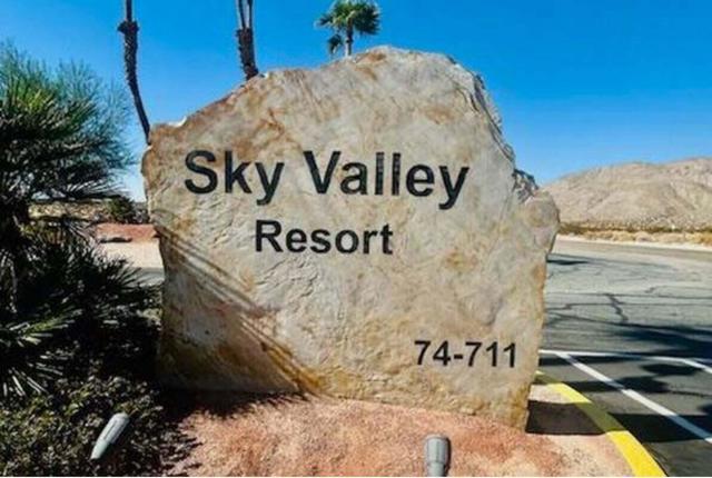 74711 Dillon Road, Desert Hot Springs CA: https://media.crmls.org/mediaz/0d0669f1-3f64-459d-aa3a-44682fb51f4f.jpg