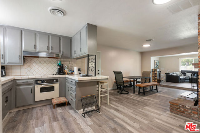 43818 Halcom Avenue, Lancaster CA: https://media.crmls.org/mediaz/0d06fdb5-e6fc-4f80-82e0-d14c0f14f127.jpg