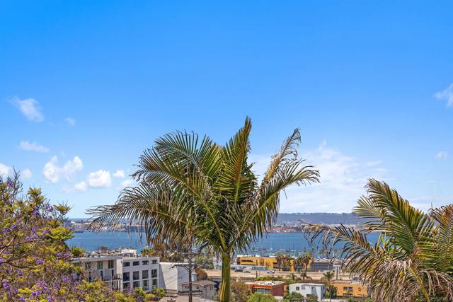 405 W Nutmeg St, San Diego CA: https://media.crmls.org/mediaz/0d070e00-6127-4157-b4c7-e21c41a8c96f.jpg