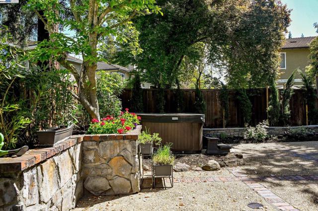 105 Creighton Way, Danville CA: https://media.crmls.org/mediaz/0d071a94-df38-4f28-a95a-653b1bb36d86.jpg