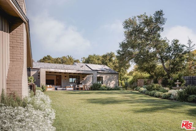 2775 Sycamore Canyon Road, Santa Barbara CA: https://media.crmls.org/mediaz/0d077ae4-aa6c-470d-974e-9c6f0b088728.jpg