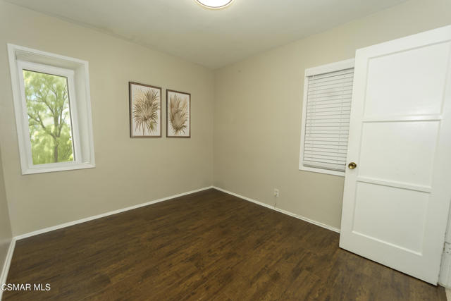 5834 Balcom Avenue, Encino CA: https://media.crmls.org/mediaz/0d07914b-4d74-4cdb-8a63-379bdb250f40.jpg