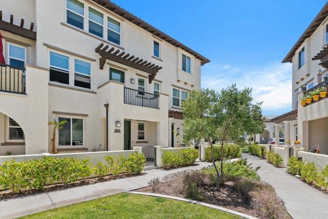 3510 Brody Way, Oceanside CA: https://media.crmls.org/mediaz/0d07b3e6-644f-408c-a190-6c7c981d158b.jpg
