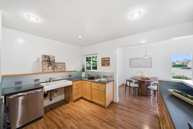 902 Virgo Lane, Foster City CA: https://media.crmls.org/mediaz/0d087f74-538a-42c4-9cf6-5622205f3136.jpg