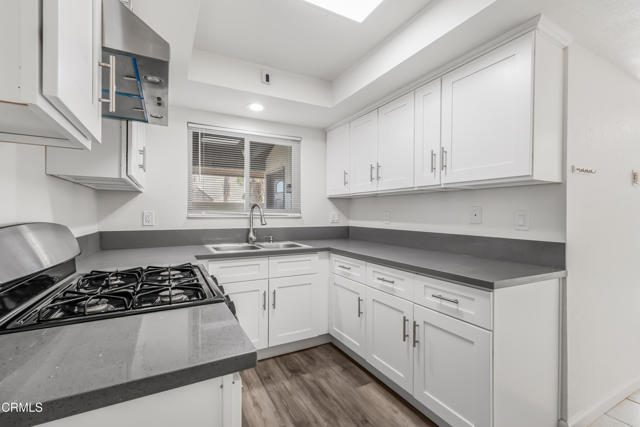 Detail Gallery Image 7 of 22 For 261 Glenwood Dr, Oxnard,  CA 93030 - 2 Beds | 1/1 Baths