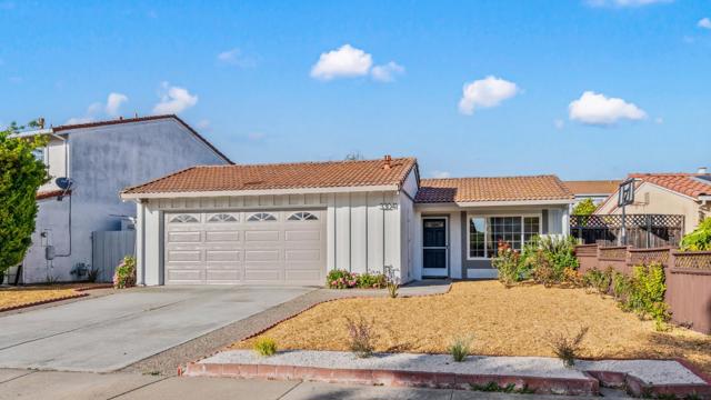 33041 Calistoga Street, Union City CA: https://media.crmls.org/mediaz/0d0a1439-771f-48d4-8f50-10b10ab3ebe0.jpg