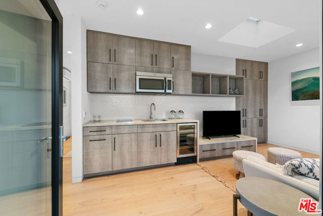 24146 Malibu Road, Malibu CA: https://media.crmls.org/mediaz/0d0ac56d-295b-48ff-b982-9a9f93d3b127.jpg