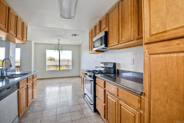 Detail Gallery Image 6 of 25 For 4218 Fiesta Way #3,  Oceanside,  CA 92057 - 2 Beds | 2 Baths