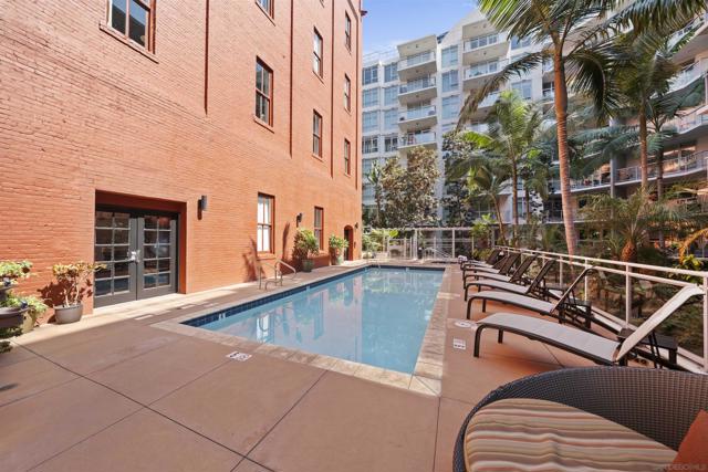 1431 Pacific Hwy, San Diego CA: https://media.crmls.org/mediaz/0d0bb2d0-164c-4c91-80e3-9407cb8fd091.jpg