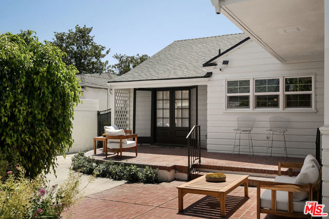 3860 Hepburn Avenue, Los Angeles CA: https://media.crmls.org/mediaz/0d0c6493-cc3f-4cfa-a2d9-13b46aa4632d.jpg