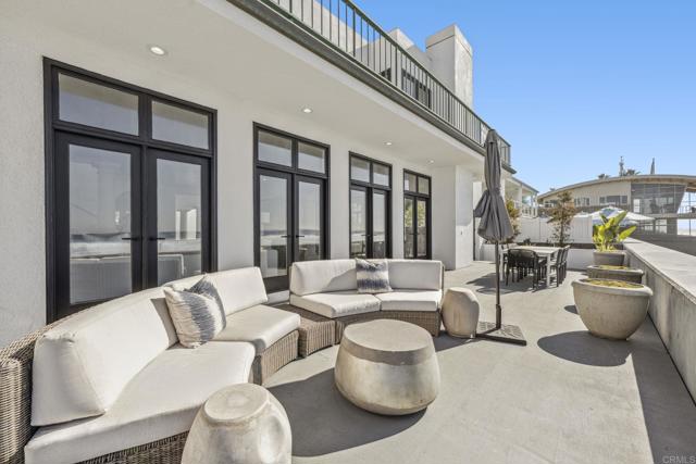 Detail Gallery Image 13 of 75 For 1716 Ocean Front, Del Mar,  CA 92014 - 6 Beds | 6 Baths