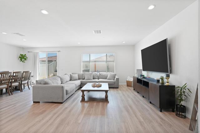 29078 Long Horn Ln, Winchester CA: https://media.crmls.org/mediaz/0d0d3409-617b-4408-b0ae-5d027fed89d9.jpg