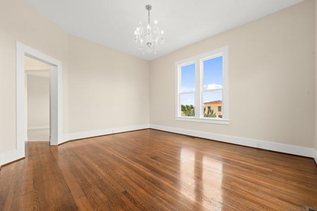 2104 Diamond St, San Diego CA: https://media.crmls.org/mediaz/0d0dbbe5-35ad-4b3b-a81c-2b7ce82bb809.jpg