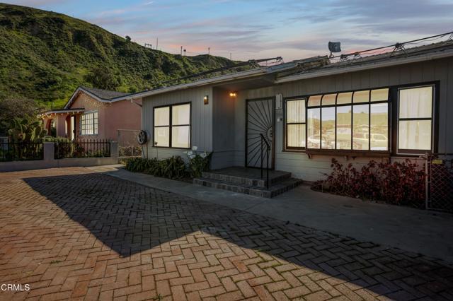 Detail Gallery Image 2 of 31 For 184 Kellogg St, Ventura,  CA 93001 - 2 Beds | 2 Baths