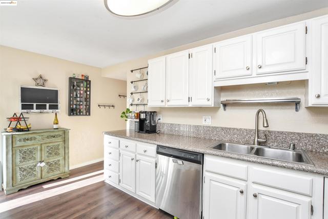 3194 Ameno Rd, Concord CA: https://media.crmls.org/mediaz/0d0e4369-0e25-49a4-b9e7-fdbb9e6ef678.jpg