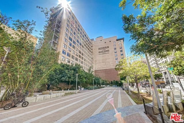 460 S SPRING Street, Los Angeles CA: https://media.crmls.org/mediaz/0d0e9e01-f4ad-4c7b-ae6b-2fde64b4bf2c.jpg