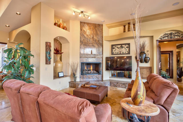 77170 Casa Del Sol, La Quinta CA: https://media.crmls.org/mediaz/0d0f17fc-e150-4924-b781-0c92356d7cde.jpg