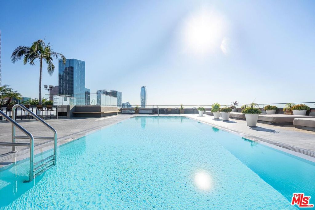 1100 Wilshire Boulevard 2212, Los Angeles, CA 90017