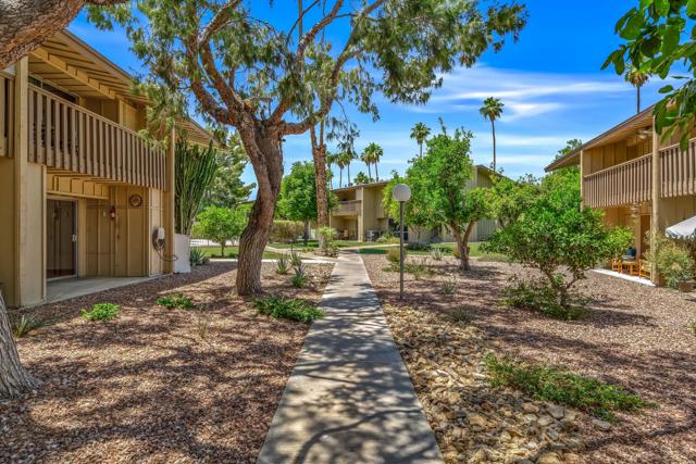 77845 California Drive, Palm Desert CA: https://media.crmls.org/mediaz/0d0f8b63-609d-418d-a767-c7e959ea07e9.jpg