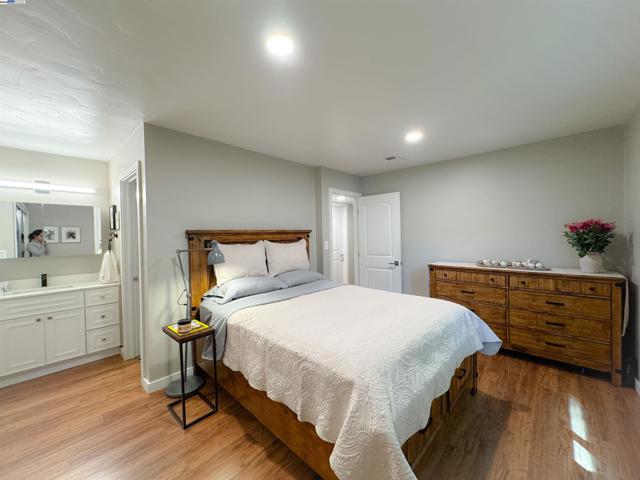 148 Ascot Ct, Moraga CA: https://media.crmls.org/mediaz/0d0fb10d-9fc7-4efe-bddc-dcc816573f09.jpg