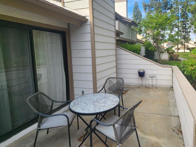 Detail Gallery Image 6 of 30 For 4531 Chateau Deivw, San Diego,  CA 92117 - 2 Beds | 2 Baths
