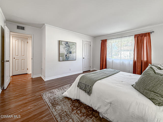 1167 Kirkford Way, Westlake Village CA: https://media.crmls.org/mediaz/0d105acf-8929-41ab-9c9a-141dbc2aa68e.jpg